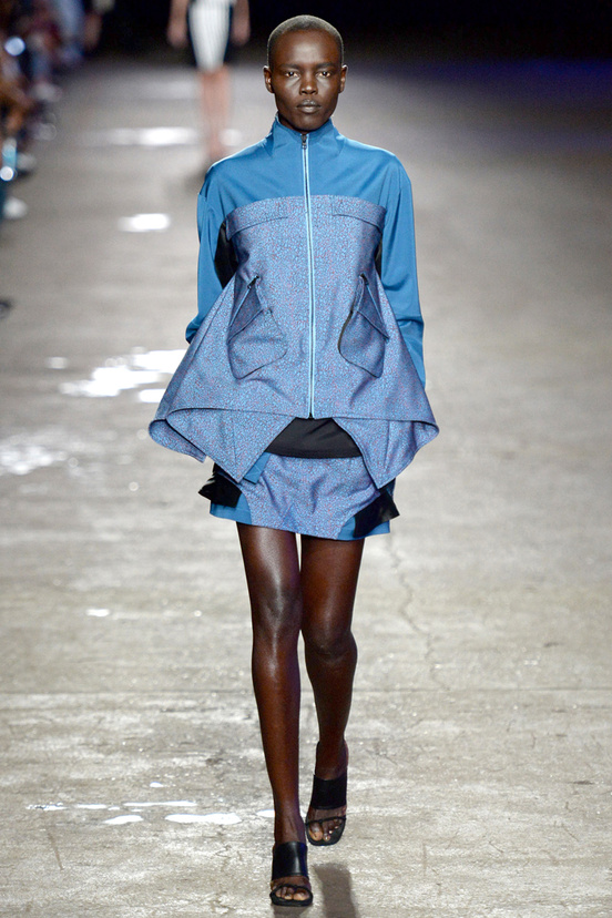 Look 16 of 30