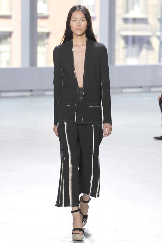 Look 17 of 33
