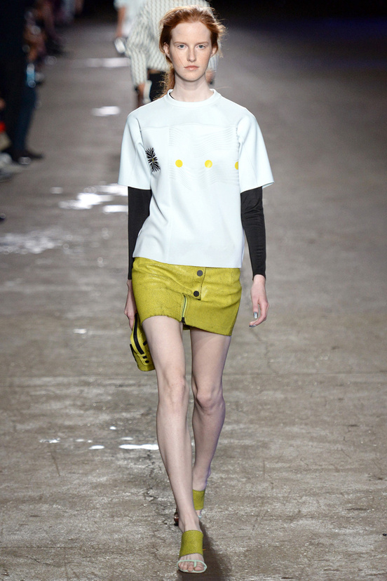 Look 19 of 30