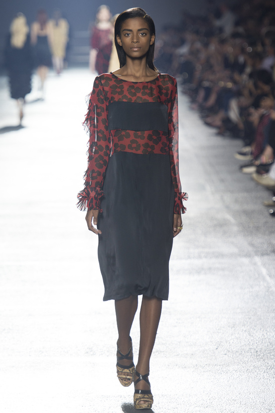 Look 20 of 50