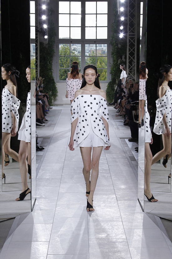 Look 20 of 39