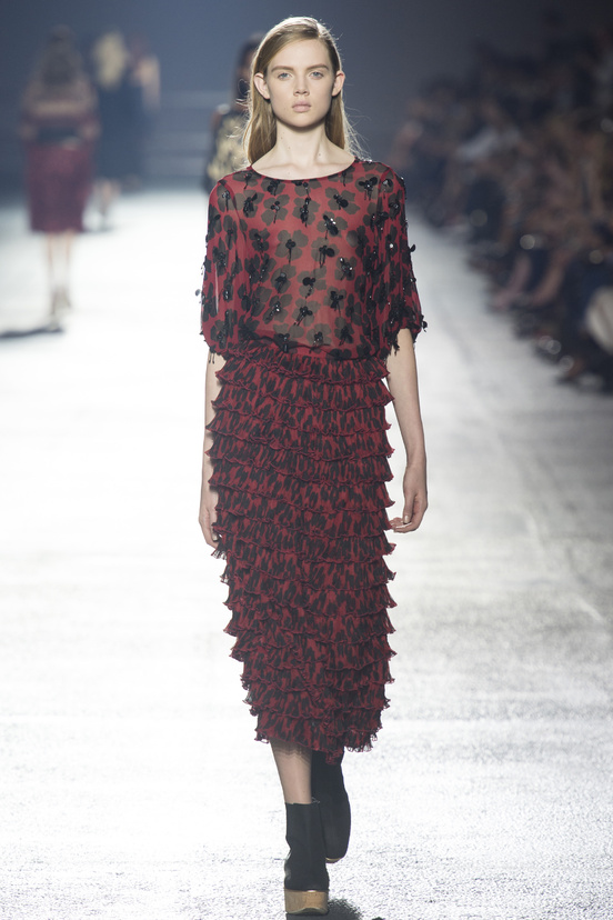 Look 22 of 50