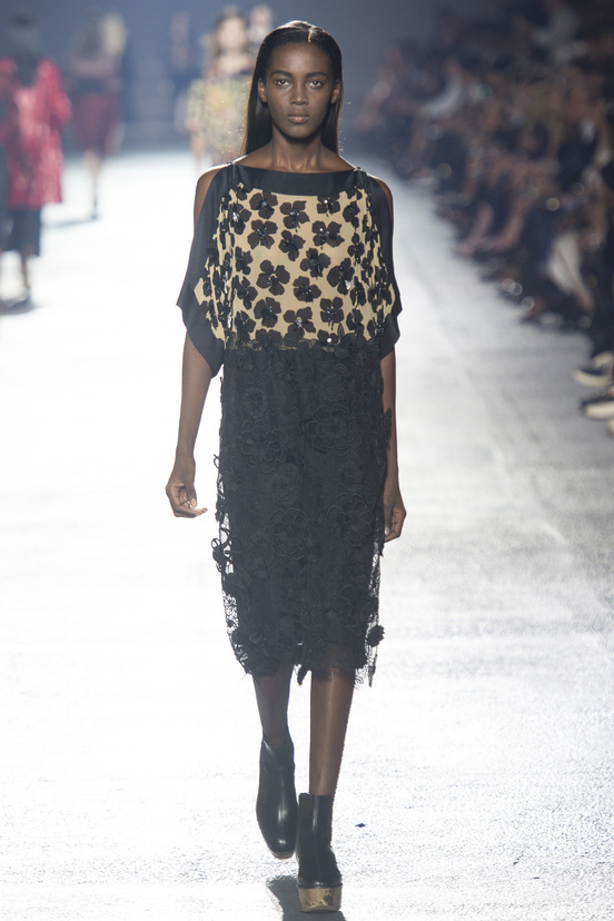 Look 23 of 50
