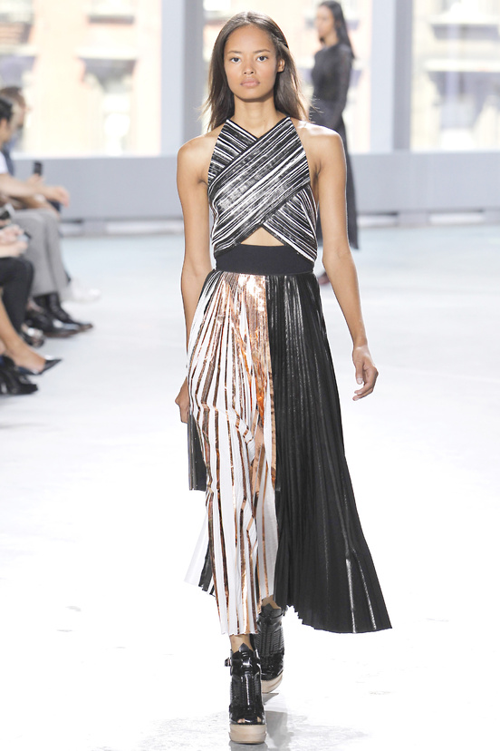 Look 25 of 33