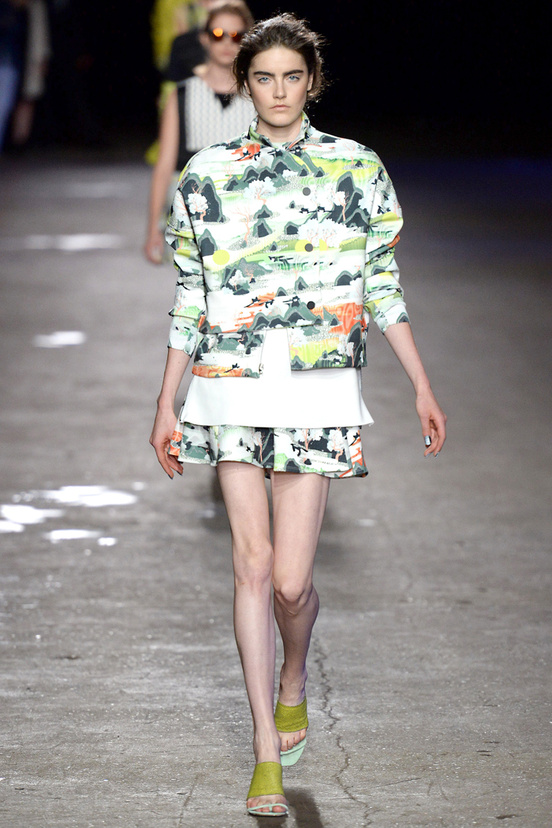Look 26 of 30