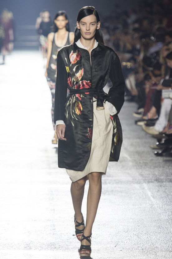 Look 26 of 50