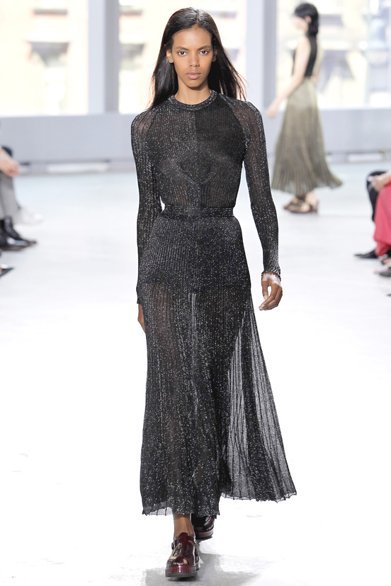 Look 26 of 33