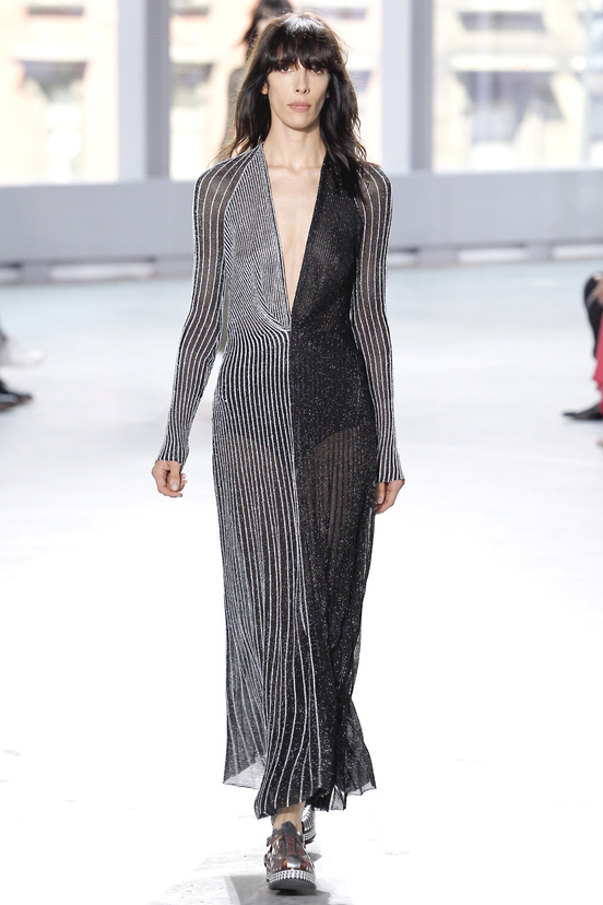 Look 28 of 33