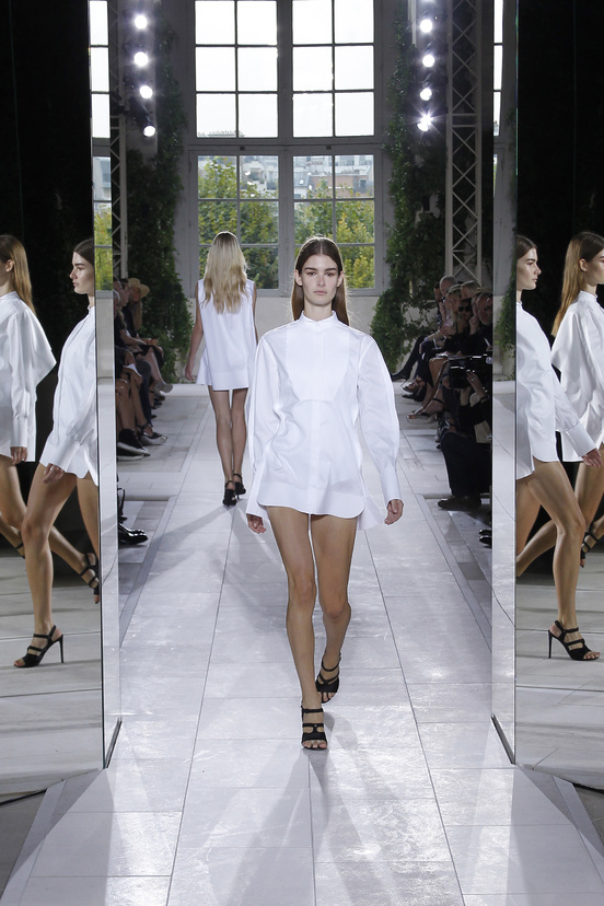 Look 29 of 39