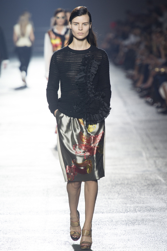 Look 29 of 50