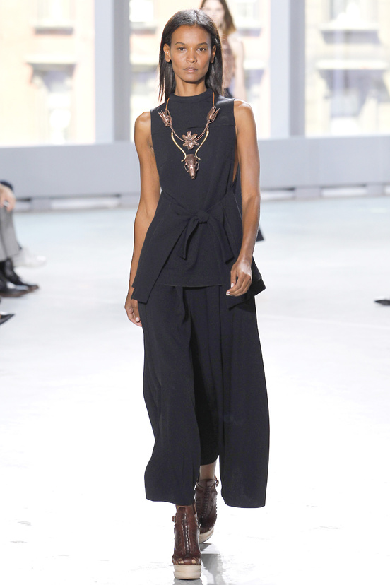 Look 32 of 33