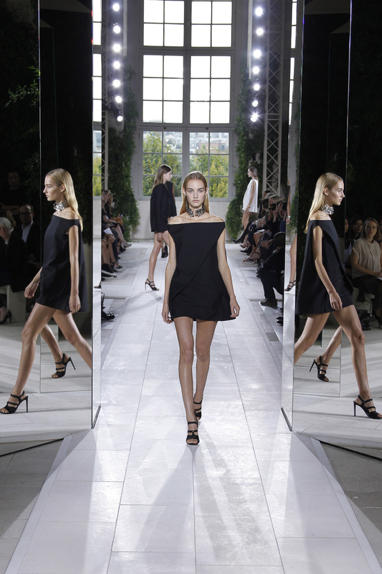Look 32 of 39