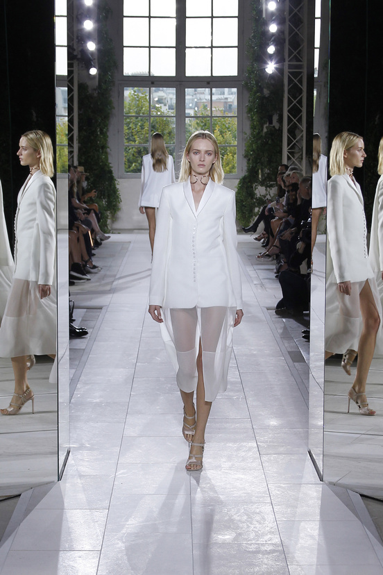 Look 35 of 39