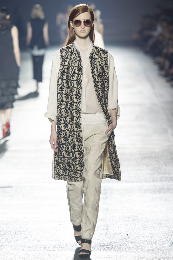 Look 38 of 50