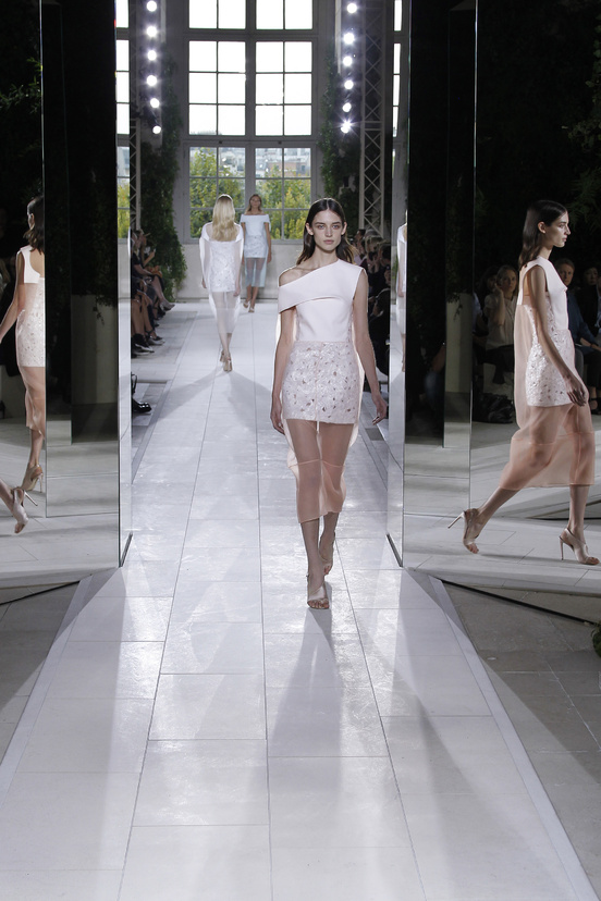 Look 38 of 39