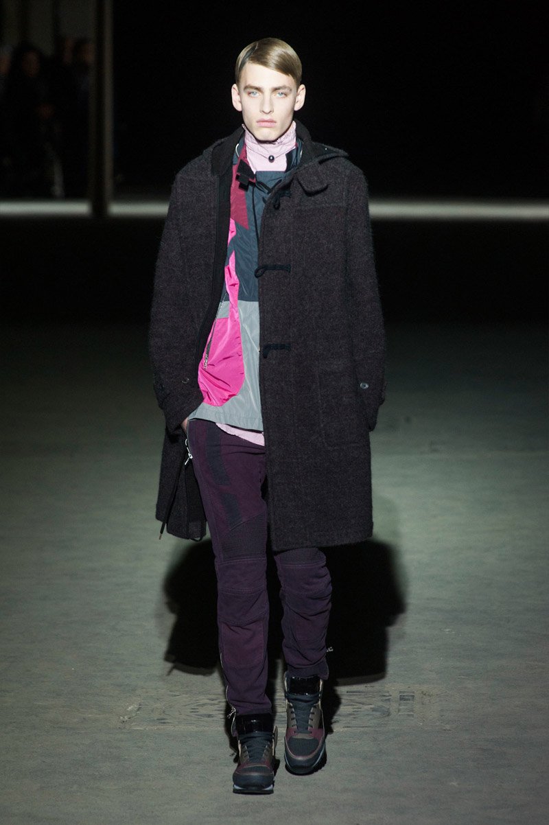 Look 5 of 44