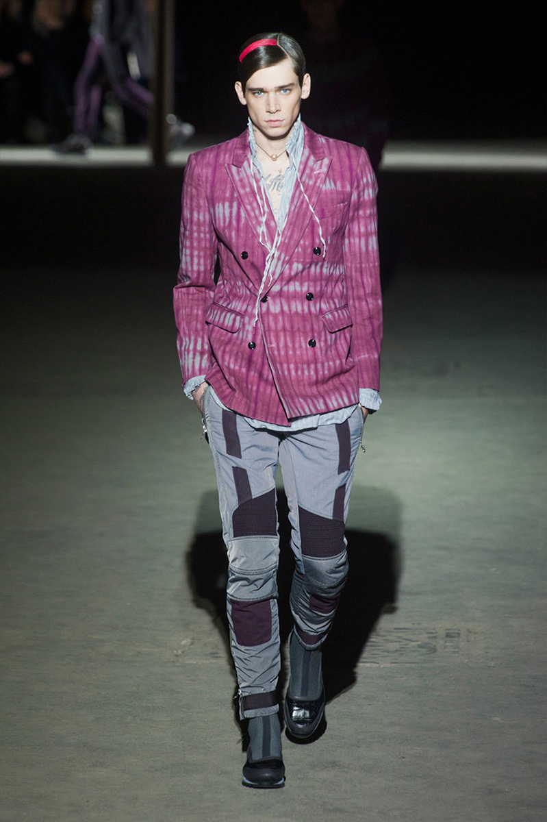 Look 9 of 44
