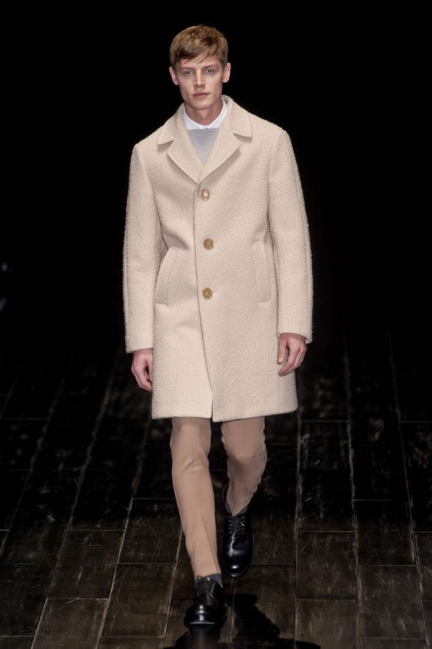 Look 11 of 40