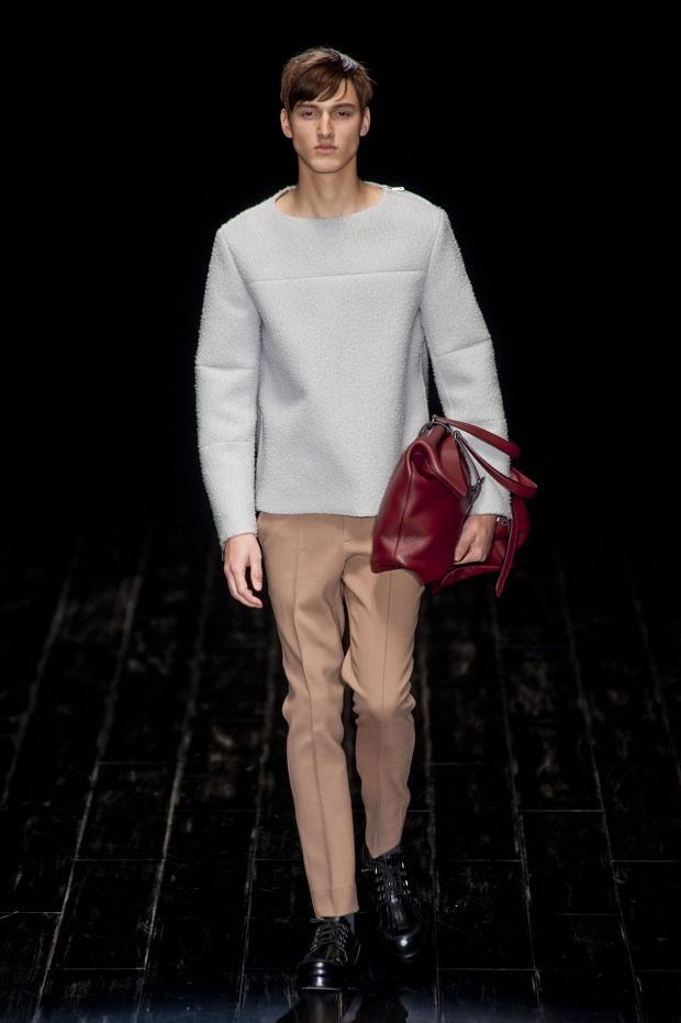 Look 21 of 40