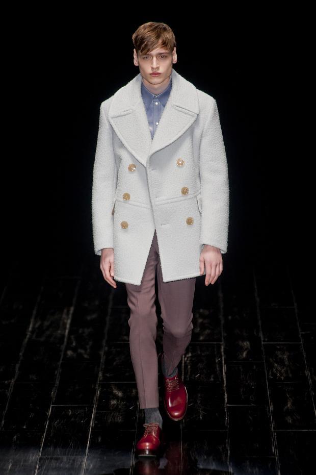 Look 22 of 40