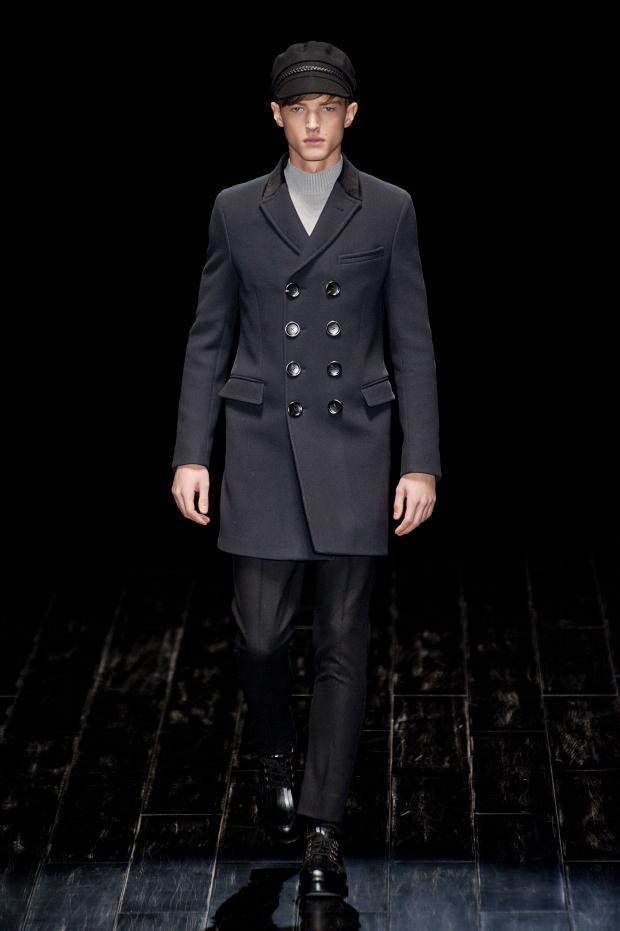 Look 24 of 40