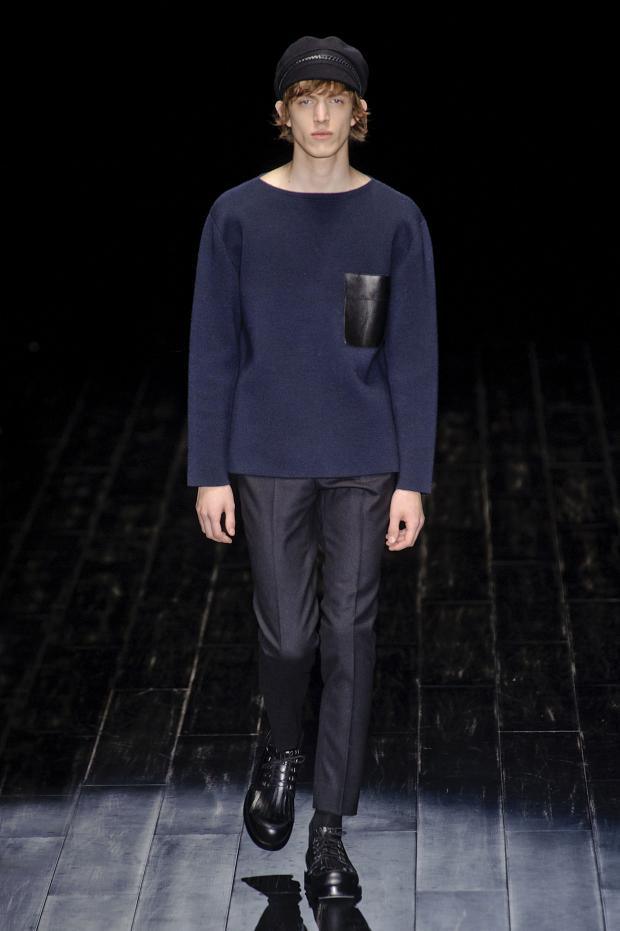 Look 25 of 40
