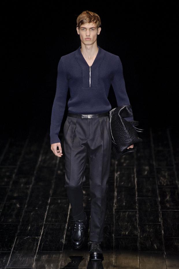 Look 27 of 40