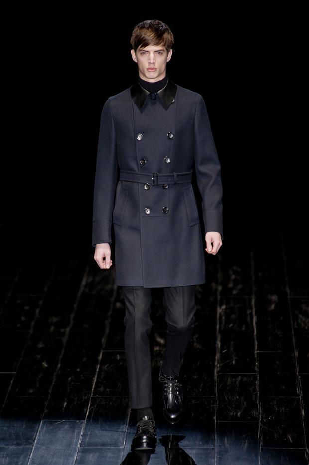 Look 28 of 40