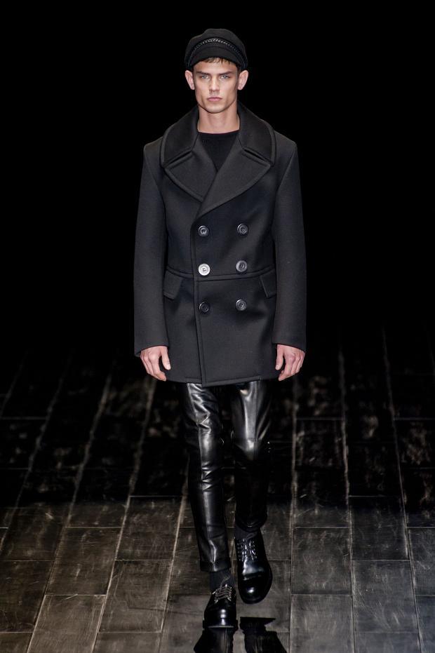 Look 29 of 40
