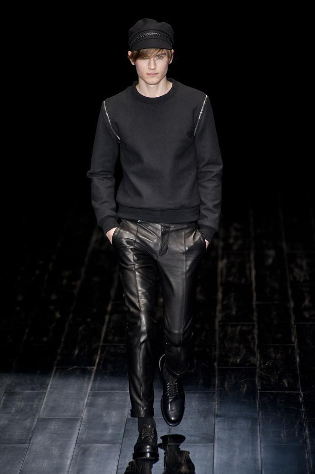 Look 34 of 40
