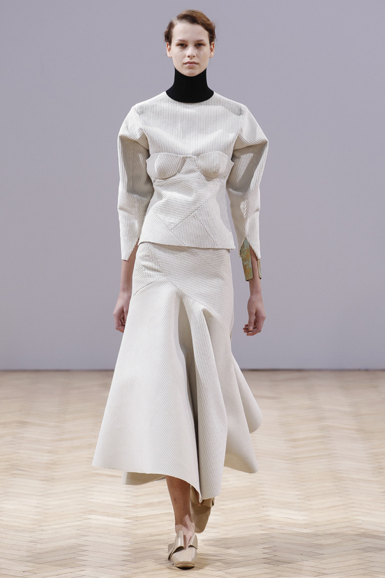 Look 3 of 33