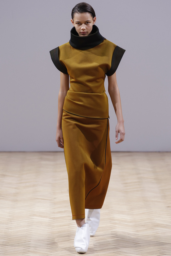 Look 5 of 33