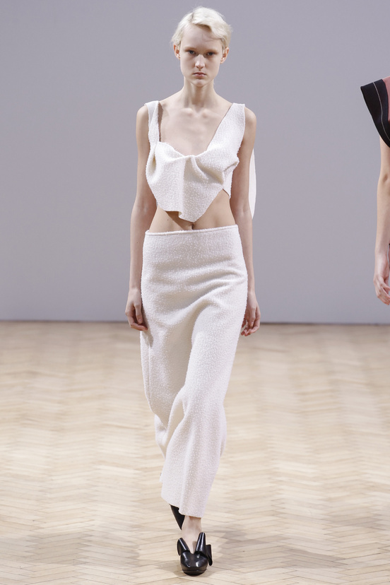 Look 7 of 33