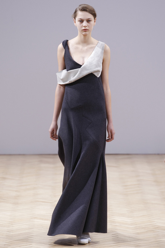 Look 10 of 33