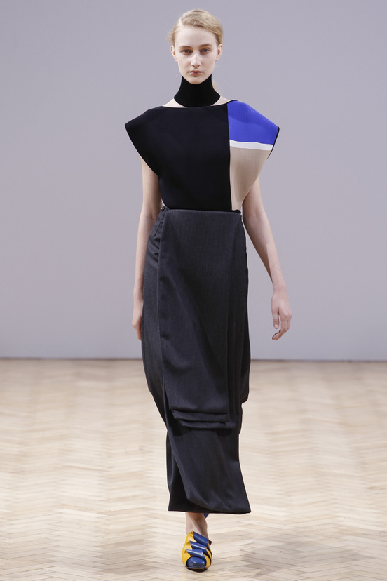 Look 13 of 33