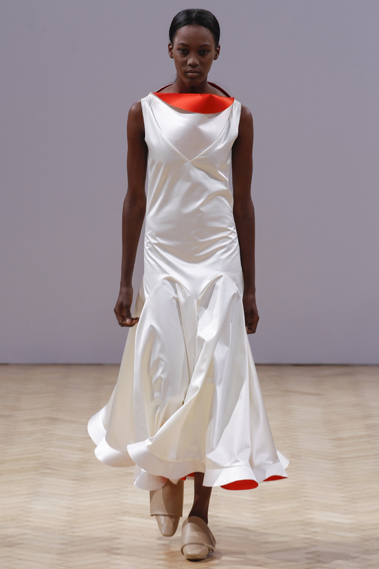 Look 17 of 33