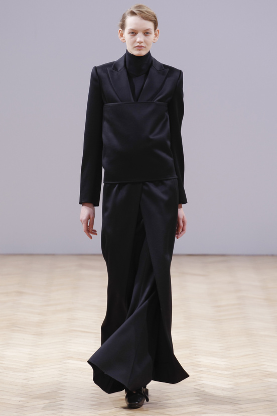 Look 22 of 33