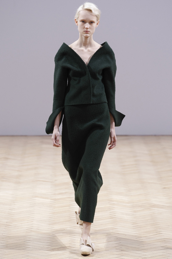 Look 30 of 33