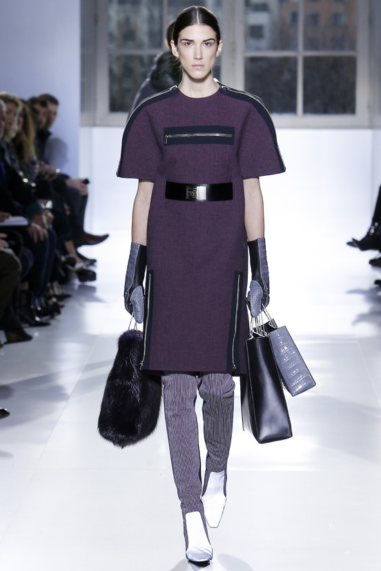 Look 4 of 32
