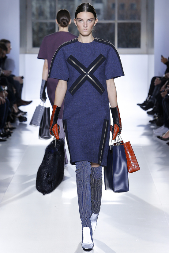 Look 5 of 32