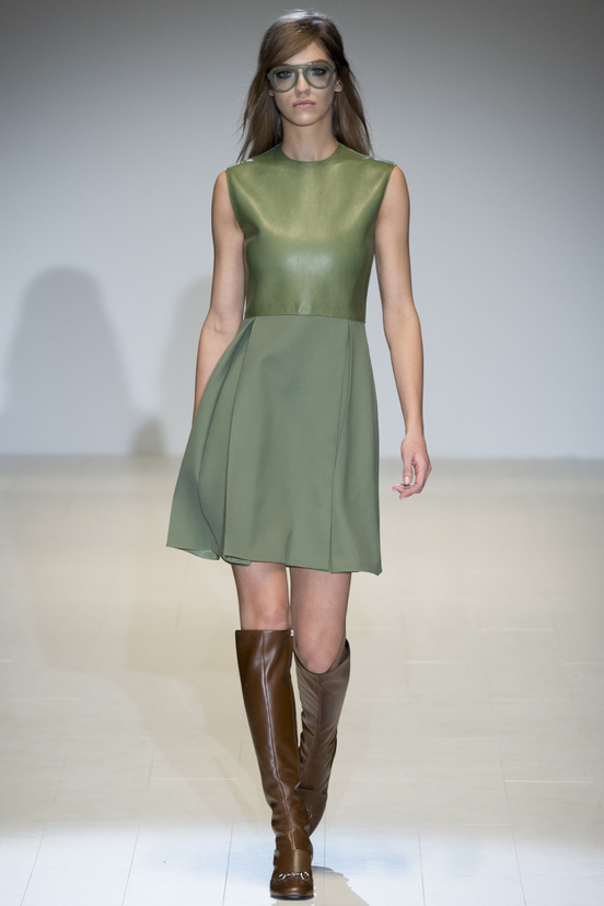 Look 8 of 38