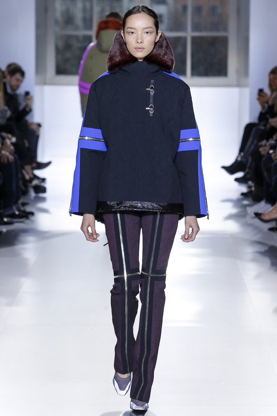 Look 8 of 32