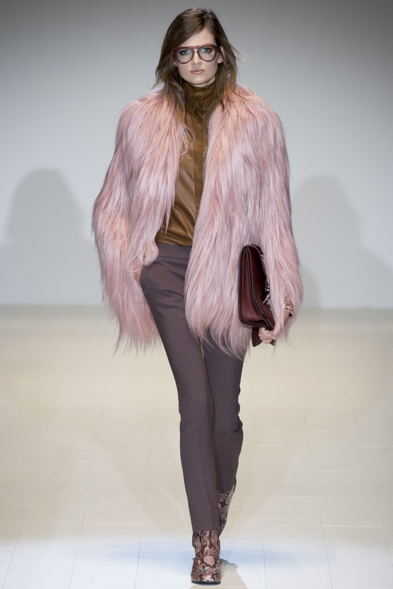 Look 13 of 38