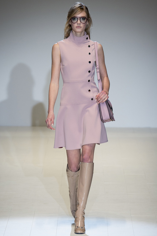 Look 17 of 38