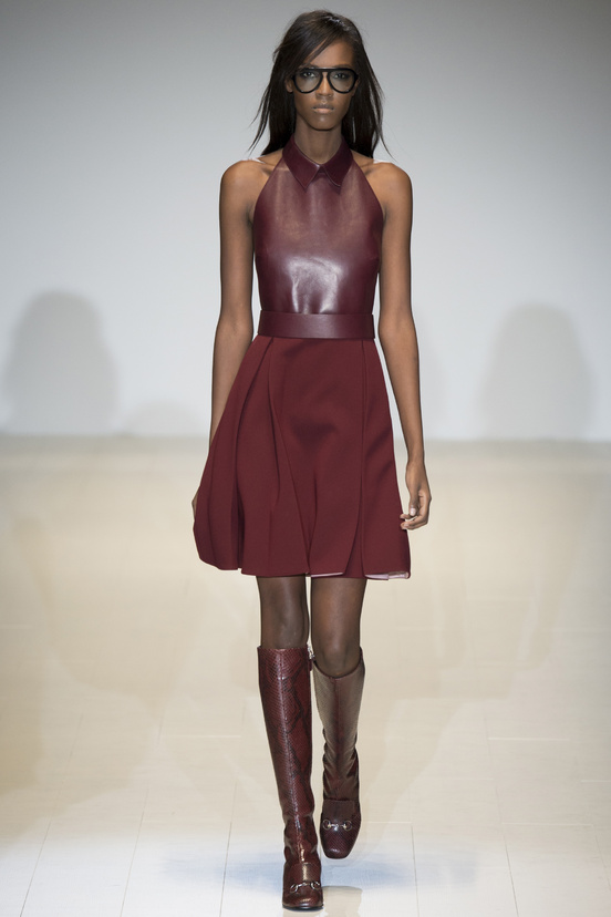 Look 25 of 38