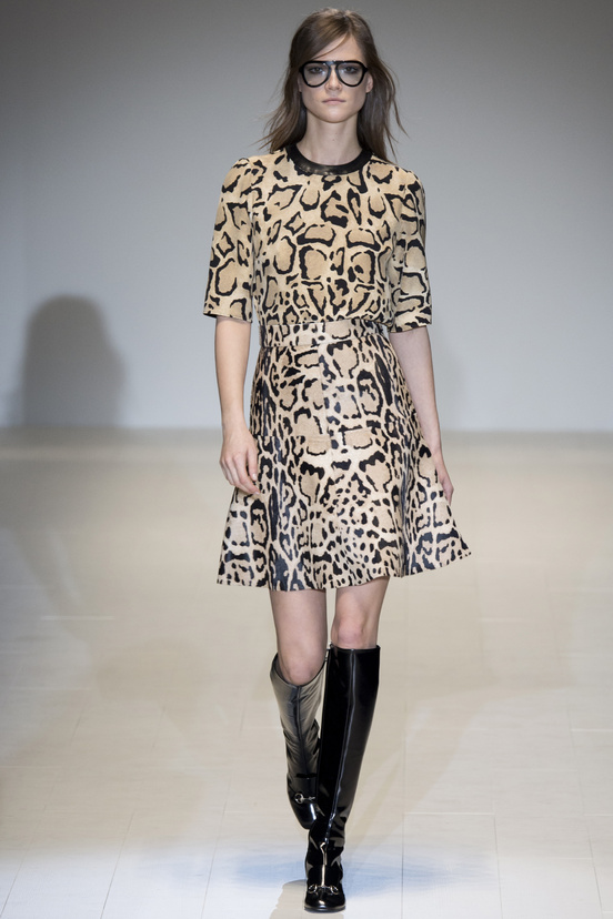 Look 28 of 38