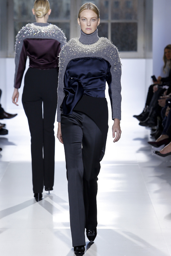 Look 31 of 32