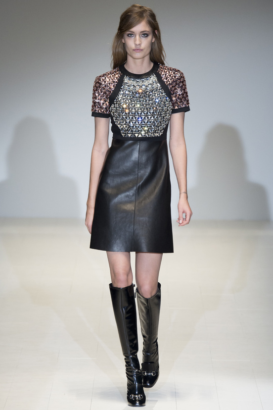 Look 33 of 38