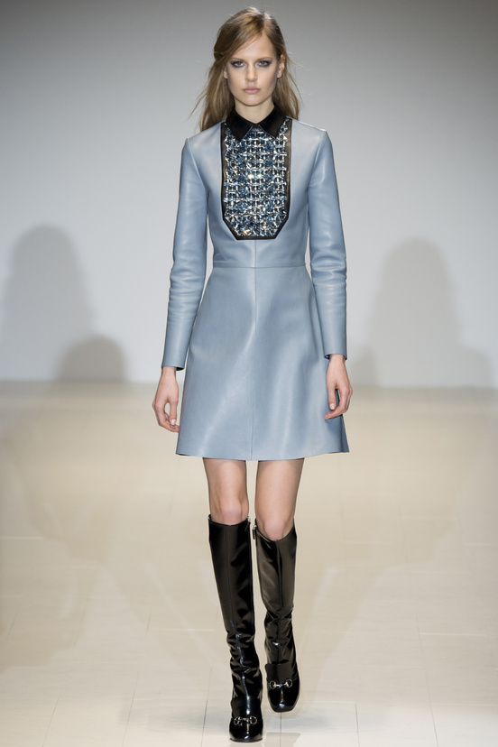 Look 34 of 38