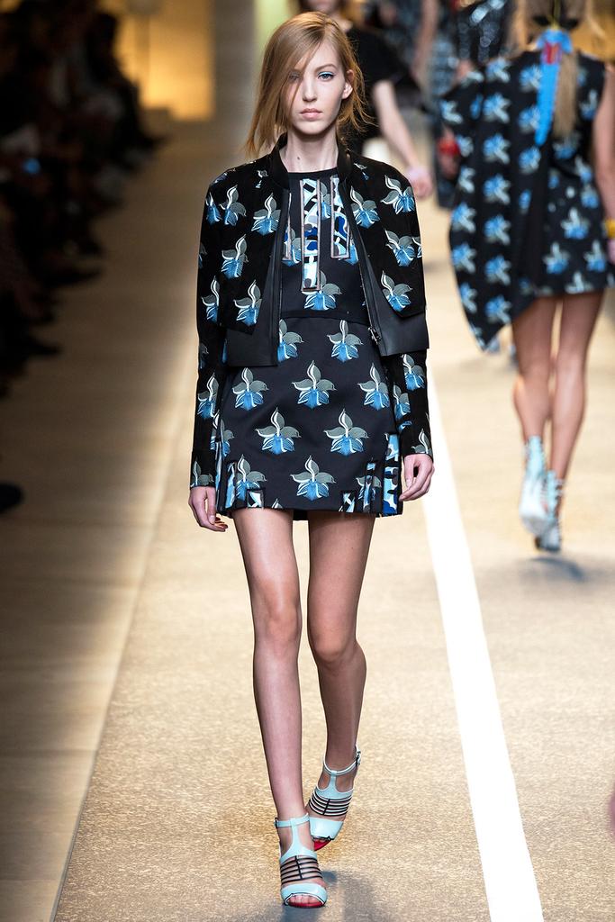 Look 8 of 49